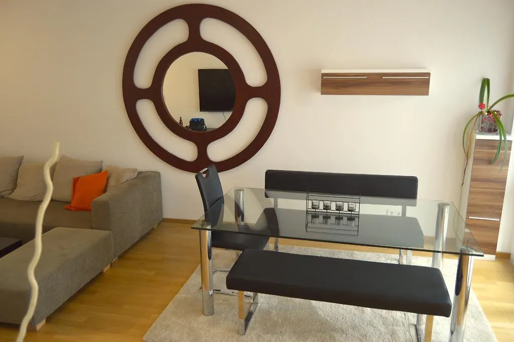 Yeti Lux - Central City Loft Apartment Garmisch-Partenkirchen Germany