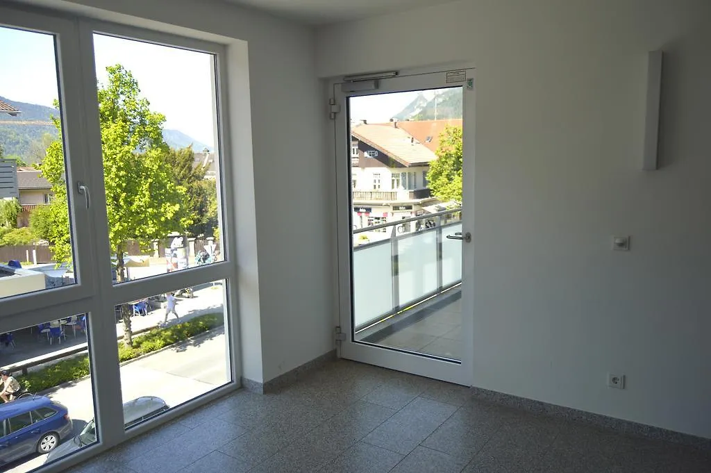Yeti Lux - Central City Loft Apartment Garmisch-Partenkirchen Germany